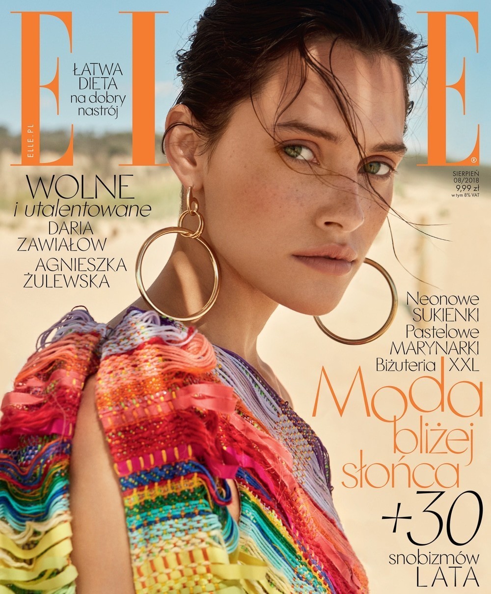 《ELLE》 杂志波兰版 8月刊时尚大片 沙滩上的一抹彩色 时尚图库 第1张